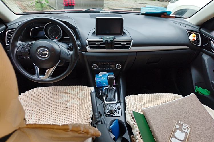 Used Mazda 3 Axela 2014 Hatchback 1.5L Automatic Luxury Model Center Console