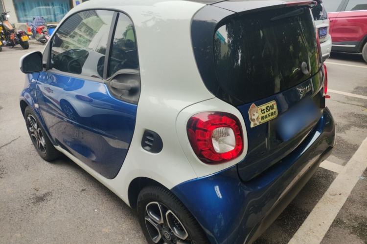 Used smart fortwo 2017 1.0L 52kW New Sound Special Edition China V Emission Standard
