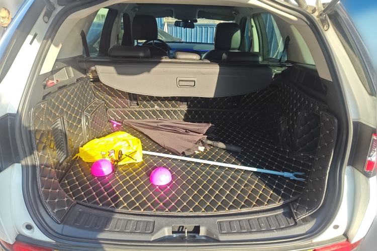 Used Land Rover Discovery Sport 2017 2.0T PURE Trunk