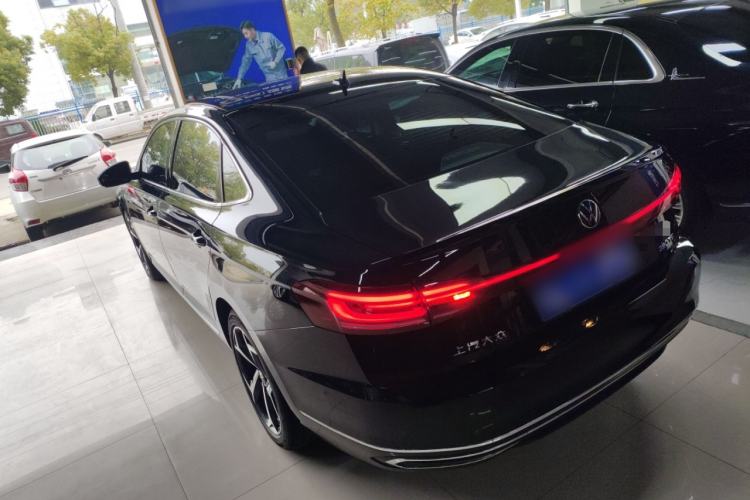 Used Volkswagen Passat 2025 Outstanding Model 380TSI Starry Dragon Glorious Edition
