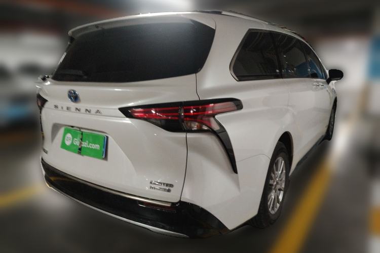 Used Toyota SIENNA 2021 2.5L Hybrid Premium Edition