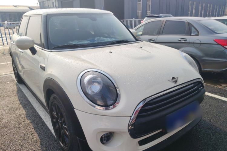 Used MINI 2019 1.5T ONE PLUS Five-Door Edition Front Right 45 Deg