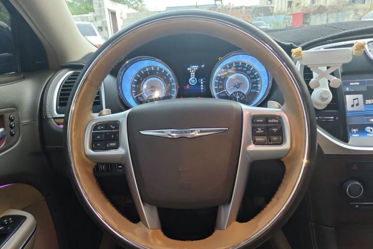 Used Chrysler 300C 2012 3.6L Luxury Edition