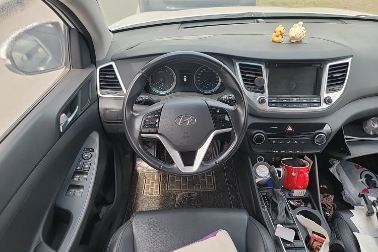 Used Hyundai Tucson 2015 2.0L Automatic Two-Wheel Drive Smart Version
