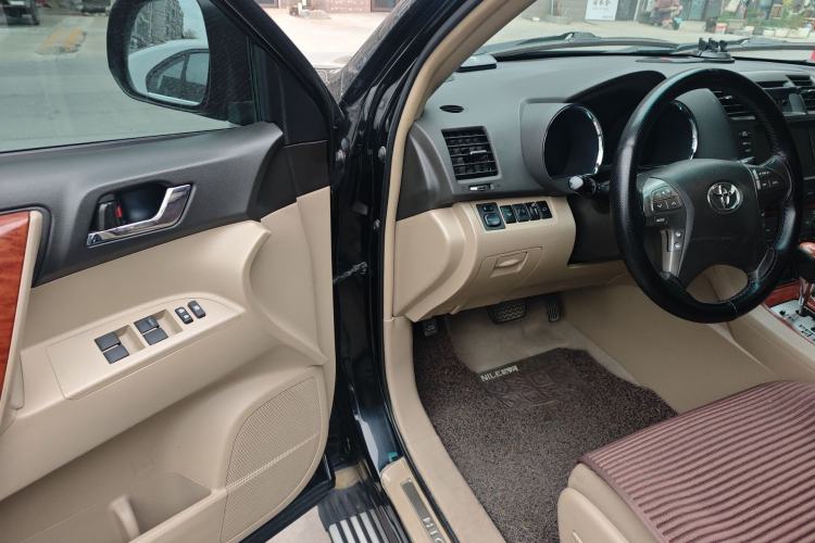 Used Toyota Highlander 2009 2.7L Two-Wheel Drive 7-Seater Supreme Edition Driver Seat