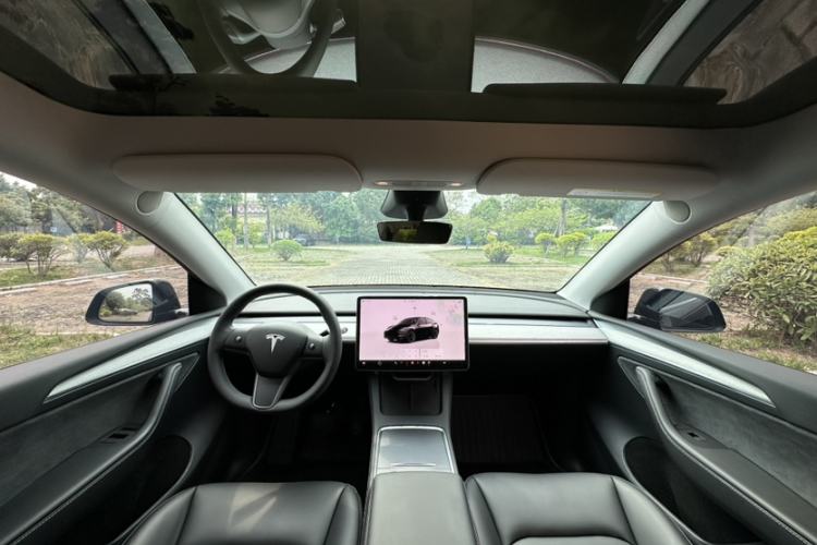 Used Tesla Model Y 2024 Rear-Wheel-Drive Version Interior 5