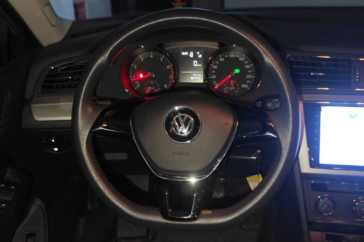 Used Volkswagen Lamando 2017 230TSI DSG Fashion Edition
