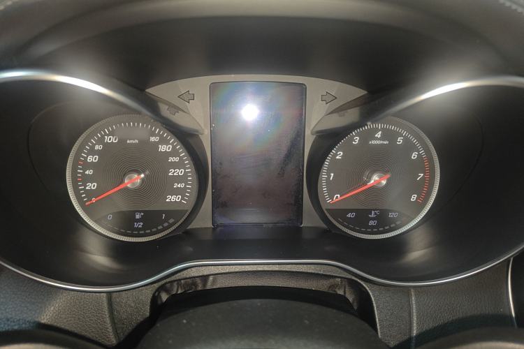 Used Mercedes-Benz C-Class 2015 C 200 L Interior 2