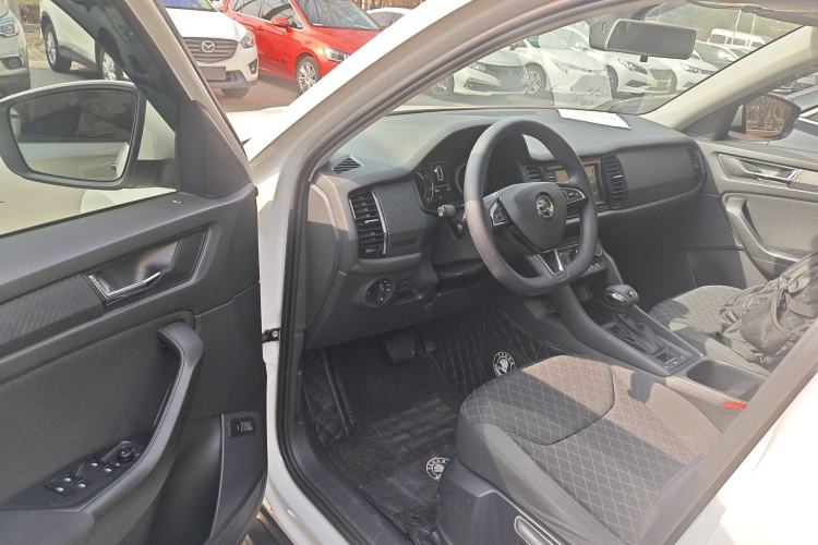 Used Skoda Kodiaq 2019 Restyled TSI330 5-Seater Two-Wheel Drive Standard Version China VI Driver Seat