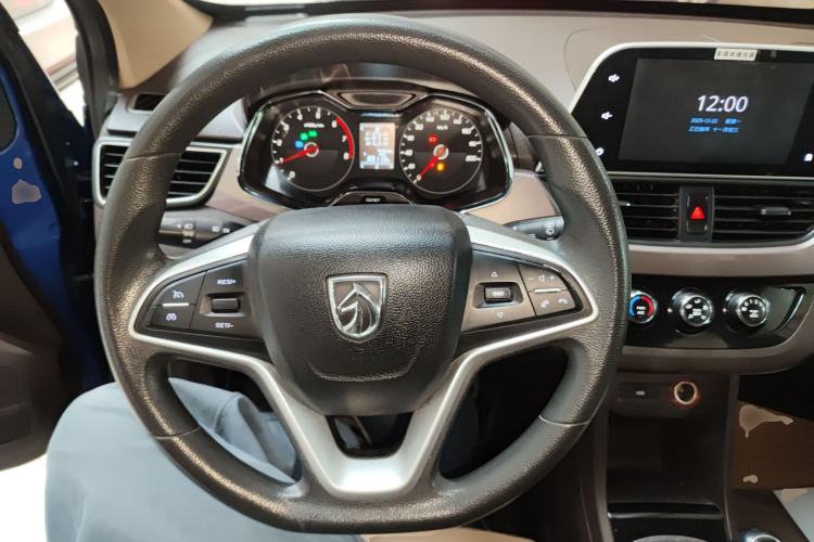 Used Baojun 310W 2017 1.5L Manual Fashion Model China V
