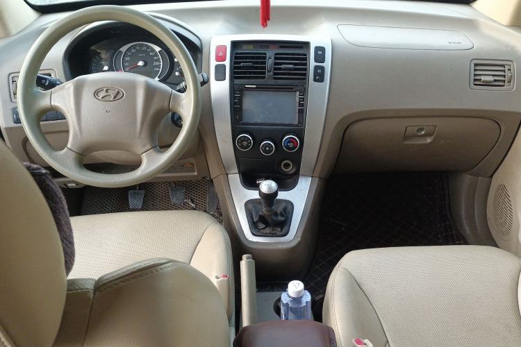 Used Hyundai Tucson 2009 2.0L Manual Two-Wheel Drive Comfort Version