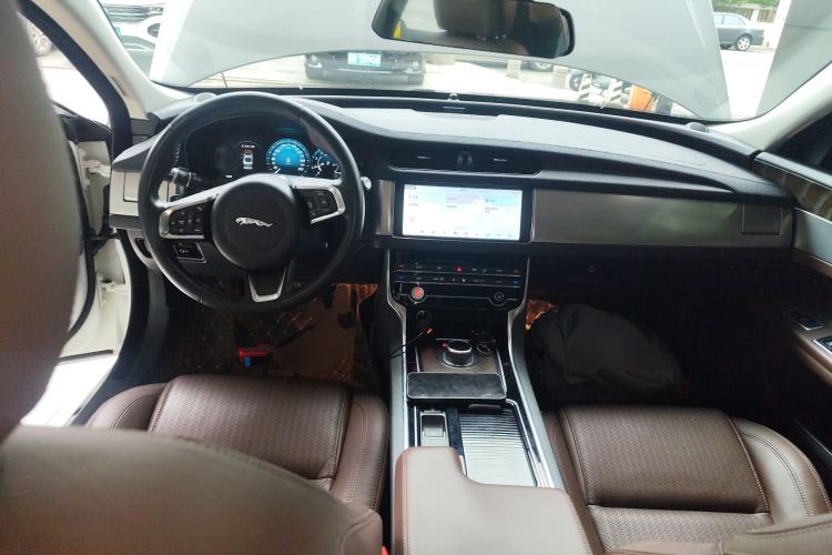 Used Jaguar XFL 2019 XFL 2.0T 250 PS Two-Wheel-Drive Luxury Edition
