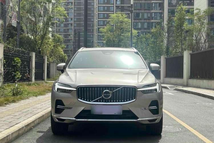 Used Volvo XC60 New Energy 2024 T8 Plug-in Hybrid Long-Range All-Wheel Drive Smart Luxury Edition