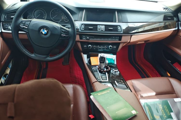 Used BMW 5 Series 2014 525Li Leading Model Center Console