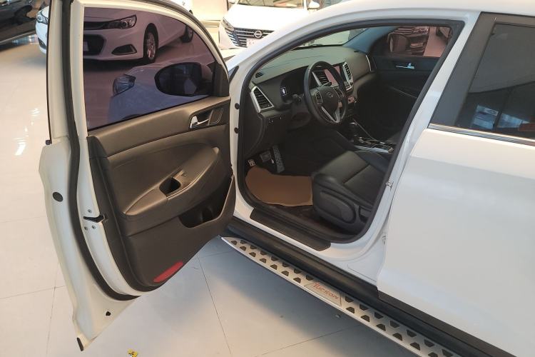 Used Hyundai Tucson 2015 1.6T Dual-Clutch Two-Wheel-Drive Smart Model
