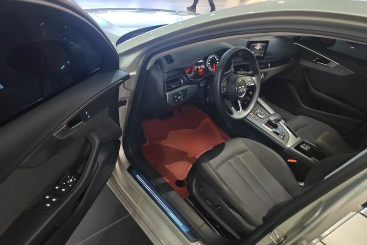 Used Audi A4L 2019 40 TFSI Ambition China VI