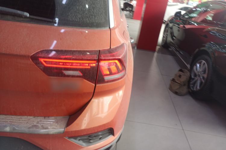 Used Volkswagen T-ROC 2018 280TSI DSG Two-Wheel Drive Advanced Version China V Emission Standard
