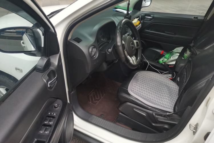 Used Jeep Compass 2013 2.4L four-wheel-drive sport version