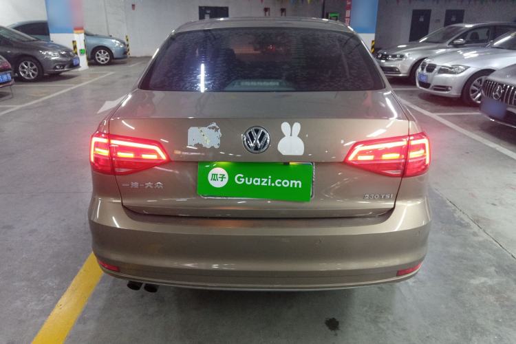 Used Volkswagen Sagitar 2017 230TSI Automatic Comfort Version
