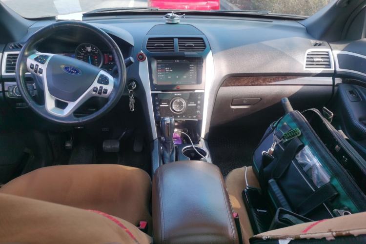 Used Ford Explorer 2013 3.5L Deluxe Model
