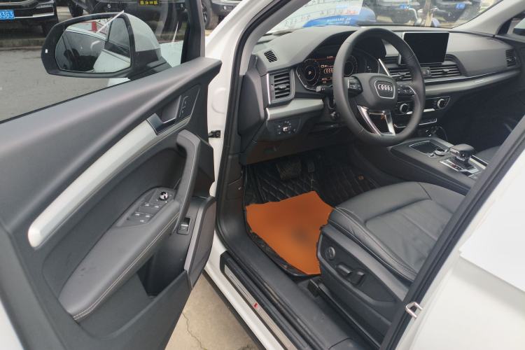 Used Audi Q5L 2020 Updated 40 TFSI Prestige Fashion Edition Driver Seat