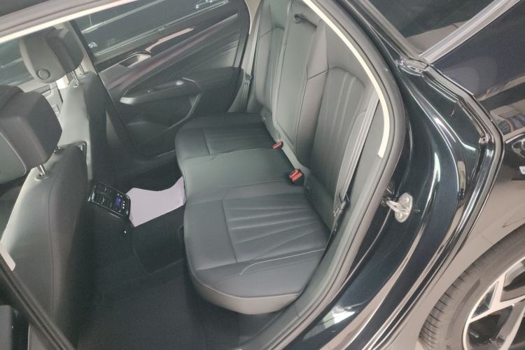 Used Volkswagen Passat 2025 Outstanding Model 380TSI Starry Dragon Glorious Edition
