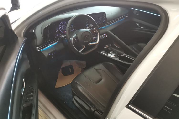 Used Hyundai Elantra 2022 1.5L CVT GLX Elite Edition Driver Seat