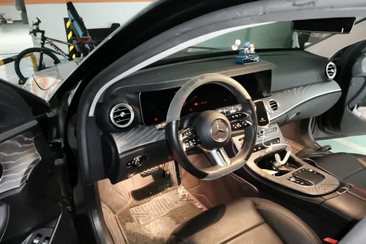 Used Mercedes-Benz E-Class New Energy 2022 Second Facelift E 350 e L Plug-in Hybrid Sports Sedan Center Console