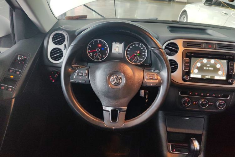 Used Volkswagen Tiguan L 2013 1.8TSI Automatic Two-Wheel Drive Luxury Model
