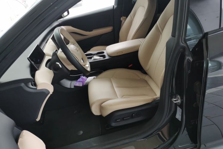 Used Nio ET5 2024 75 kWh Left Front Seat