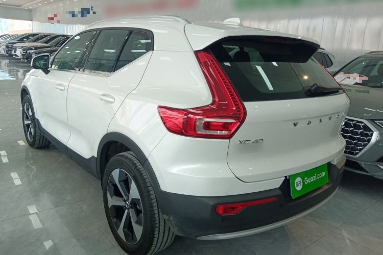 Used Volvo XC40 2024 B4 4x4 Smart Luxury Edition Exterior 2