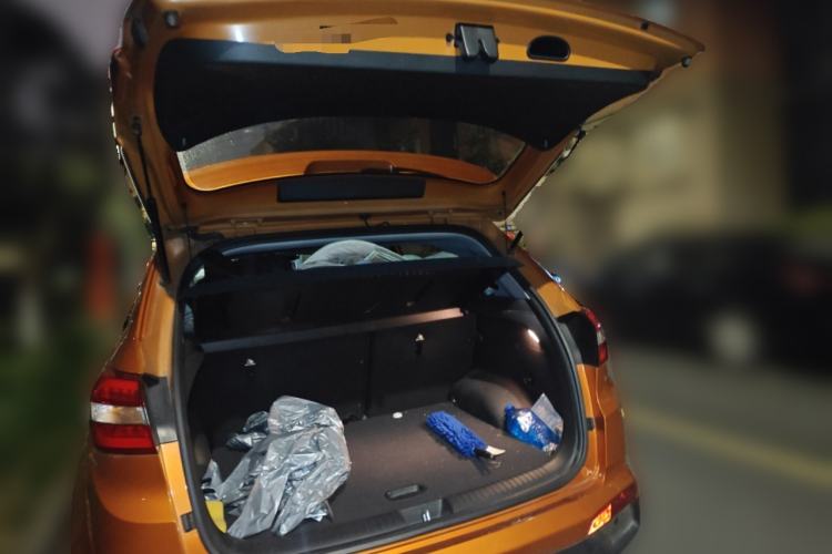 Used Hyundai ix25 2015 1.6L Automatic Two-Wheel-Drive Deluxe DLX Model
