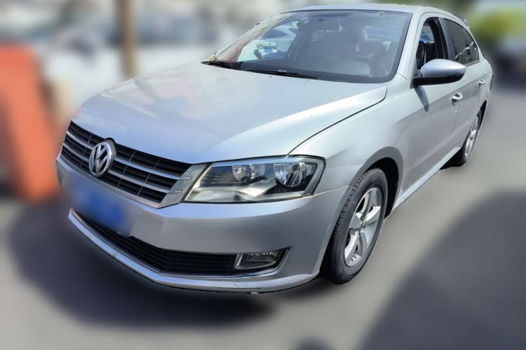 Used Volkswagen Lavida 2013 Revised Classic 1.6L Automatic Fashion Edition