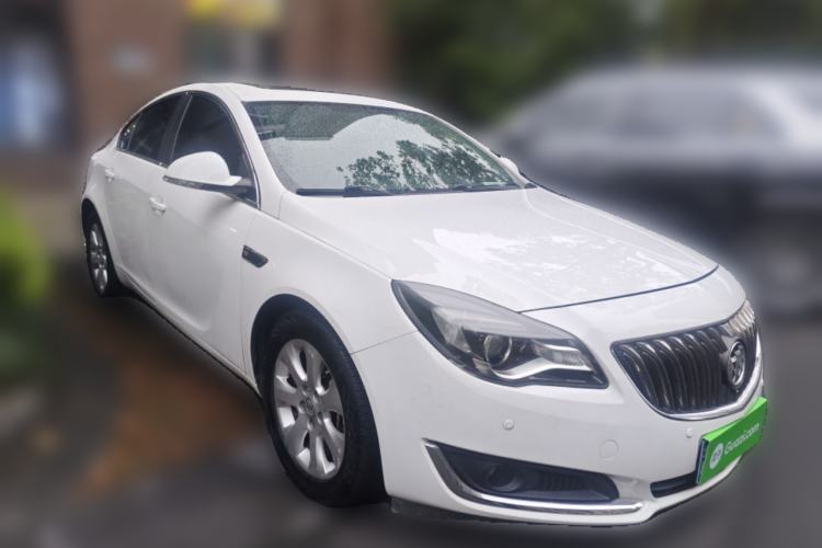 Used Buick Regal 2015 1.6T Leading Technology Model Front Right 45 Deg