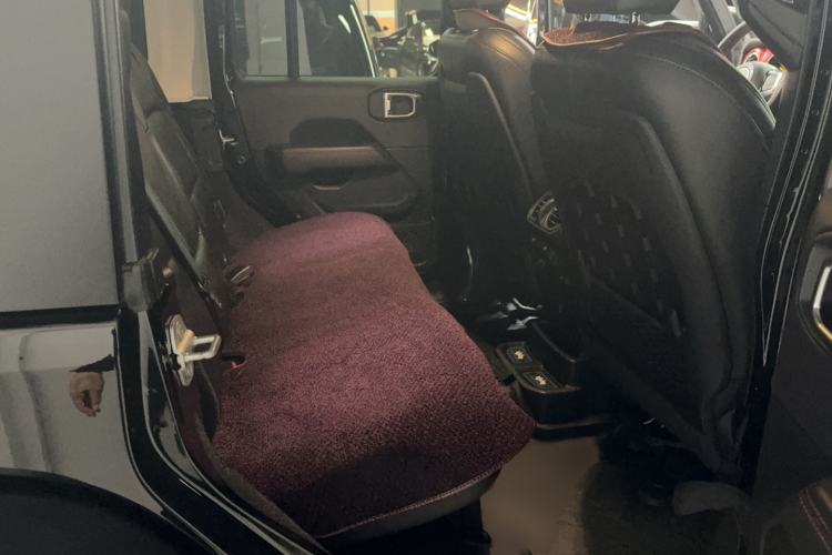 Used Jeep Wrangler 2021 2.0T Robin Hood Four-Door Edition Interior 6