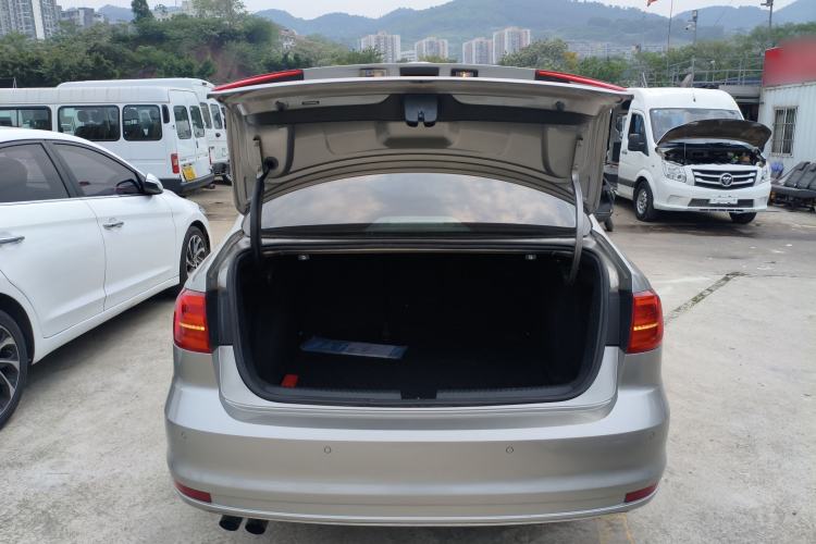 Used Volkswagen Sagitar 2017 230TSI Automatic Luxury Edition Trunk