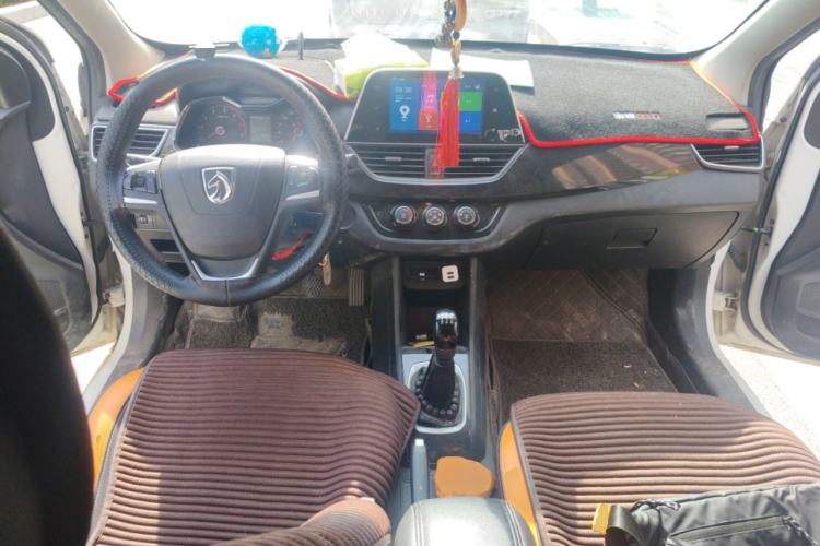 Used Baojun 310 2016 1.2L Manual Luxury Model Center Console