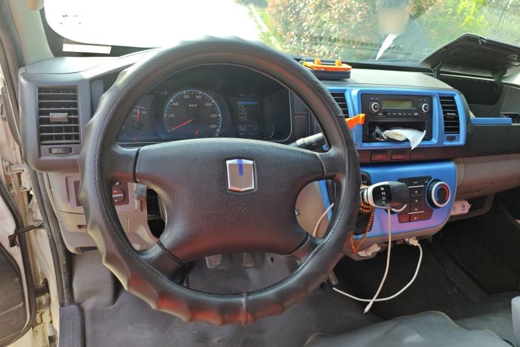 Used Farizon Xingxiang E6 2022 Van with High Roof Equipped with CATL 50.23 kWh Battery
