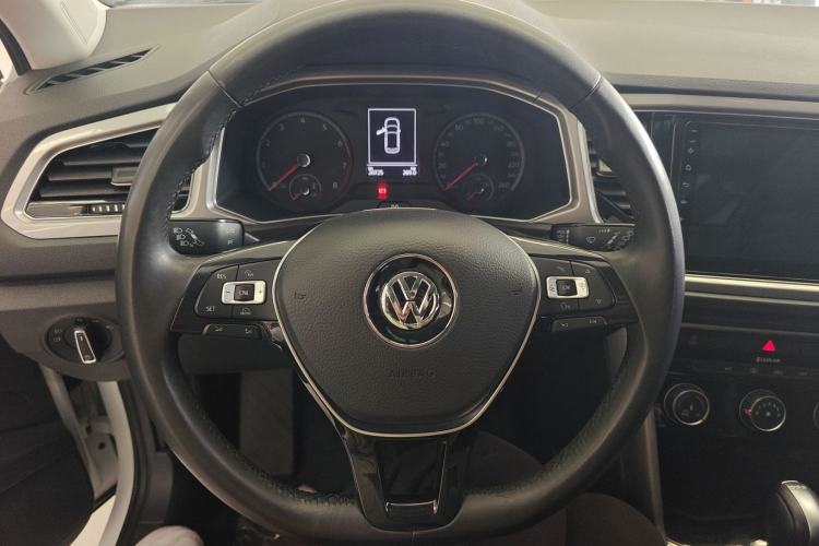 Used Volkswagen T-ROC 2018 230TSI DSG Two-Wheel Drive Advanced Version China V Standard Steering Wheel