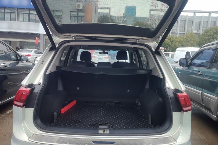 Used Volkswagen Tiguan L 2019 Revised 330TSI Automatic Two-Wheel Drive Smart & Luxury Edition China VI Standard
