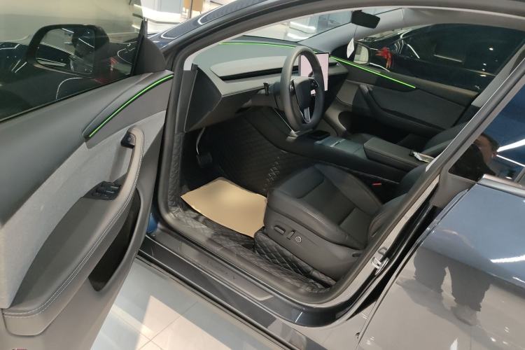 Used Tesla Model Y 2025 Rear-Wheel-Drive Version Driver Seat