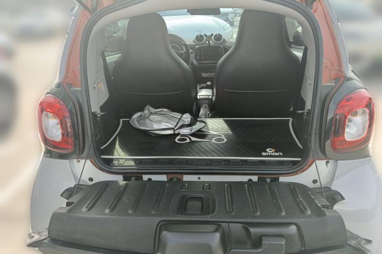 Used smart fortwo 2016 0.9T 66kW Hardtop Pioneer Edition Trunk