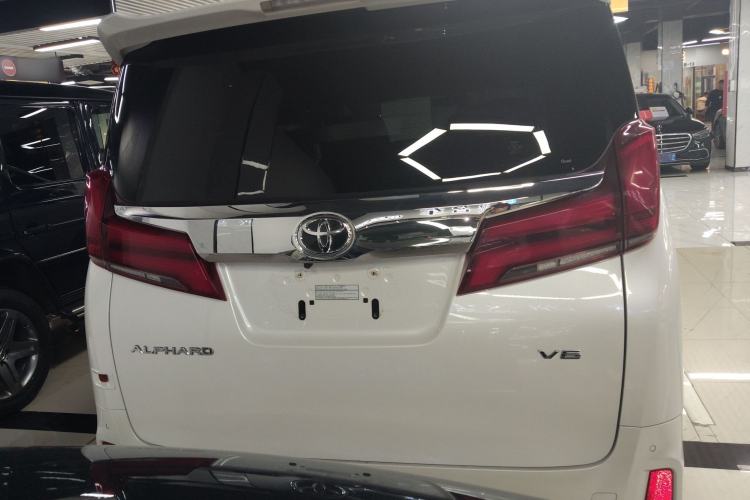 Used Toyota Alphard 2018 Revised Version 3.5L Luxury Edition