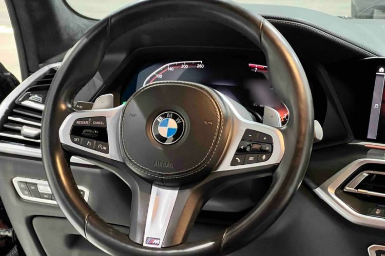 Used BMW X7 2021 Restyled xDrive40i Luxury Version with M Sport Package
