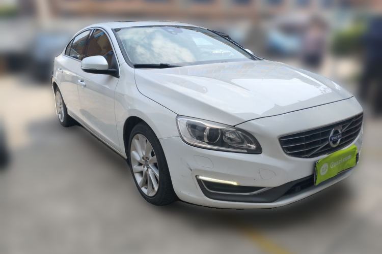 Used Volvo S60 2014 S60L 2.0T Zhiyuan Edition
