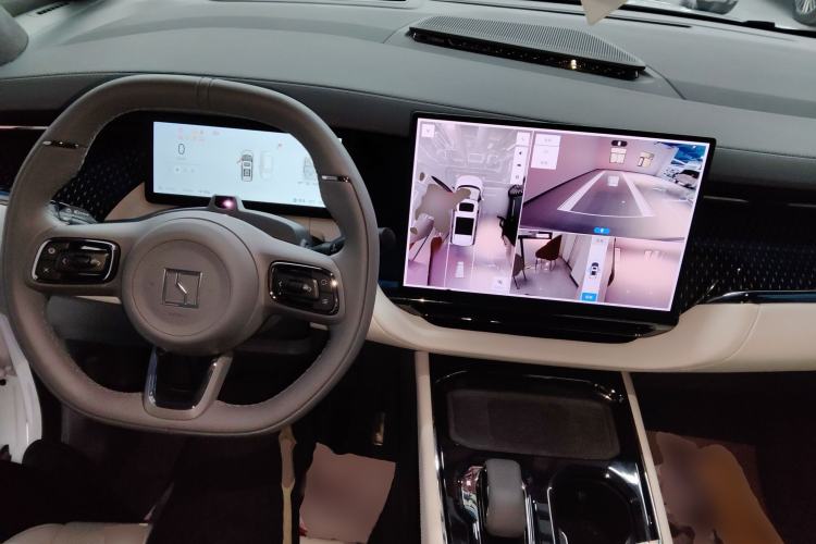 Used Zeekr 009 2024 Six-Seat Executive Version 4WD 108 kWh
