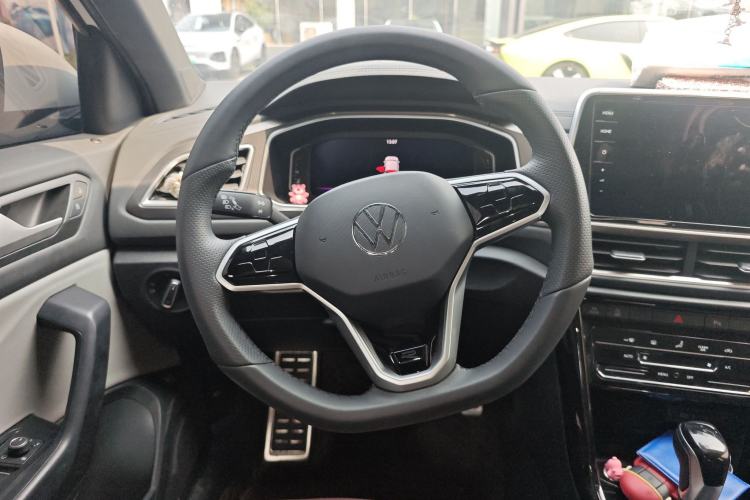 Used Volkswagen T-ROC 2025 Facelift Model 2 300TSI DSG Two-Wheel Drive Chenguang Edition Steering Wheel
