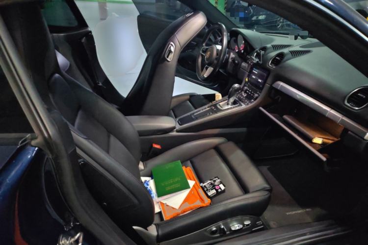 Used Porsche 718 2016 Cayman 2.0T
