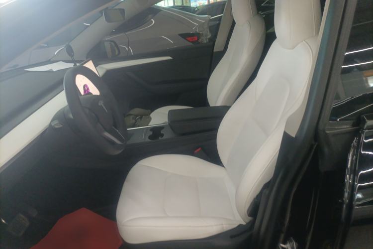 Used Tesla Model Y 2021 Standard Range Rear-Wheel Drive Version Left Front Seat