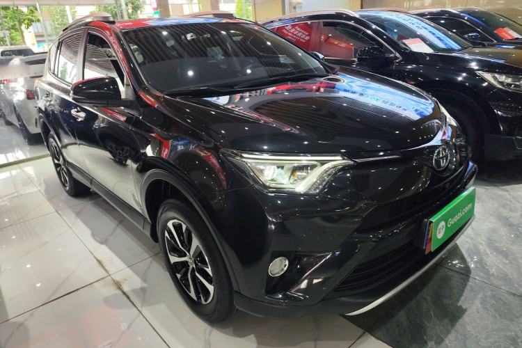 Used Toyota RAV4 2016 2.0L CVT Two-Wheel Drive Smart Edition China V Standard Front Right 45 Deg